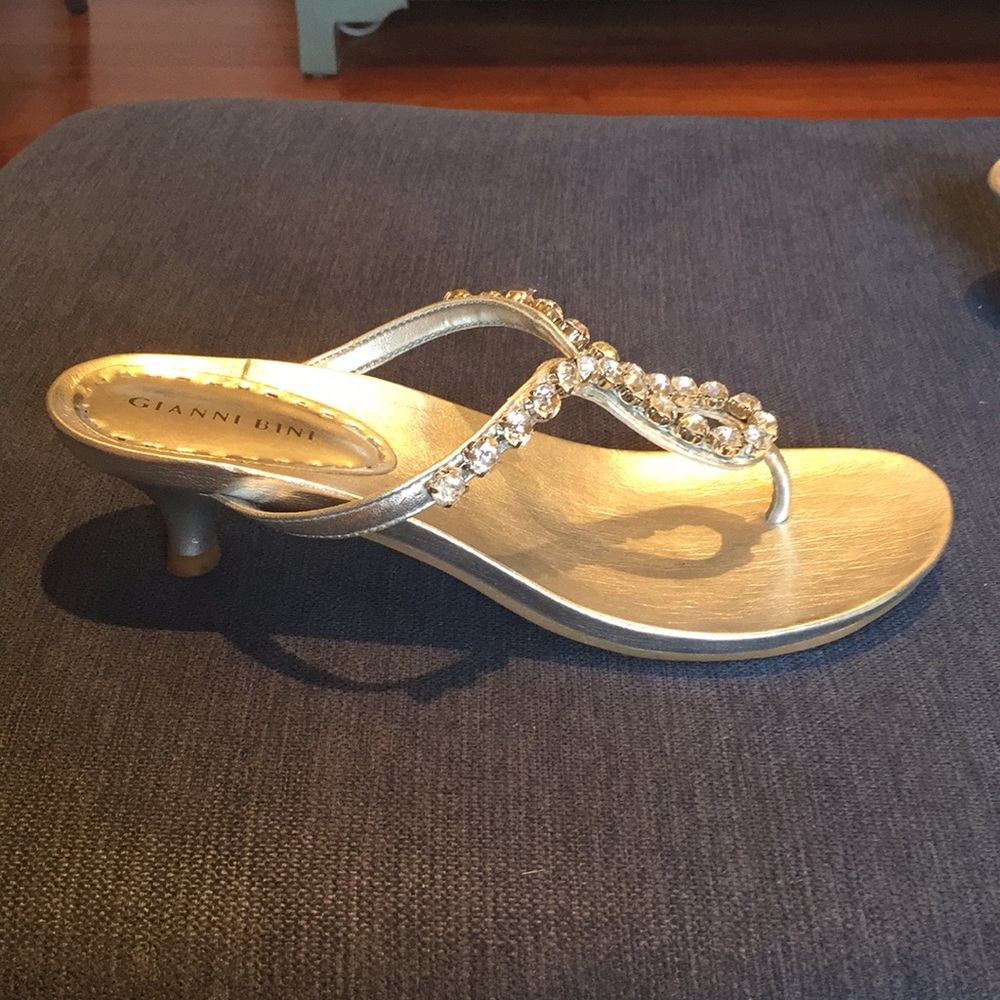 Gianni Bini “Radiance” Kitten Heels with box!